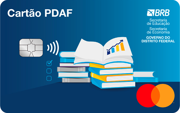 Cartão PDAF do BRB na cor azul com ilustração de livros empilhados, chip, símbolo de aproximação e bandeira Mastercard, emitido em parceria com a Secretaria de Educação e Secretaria de Economia do Governo do Distrito Federal.